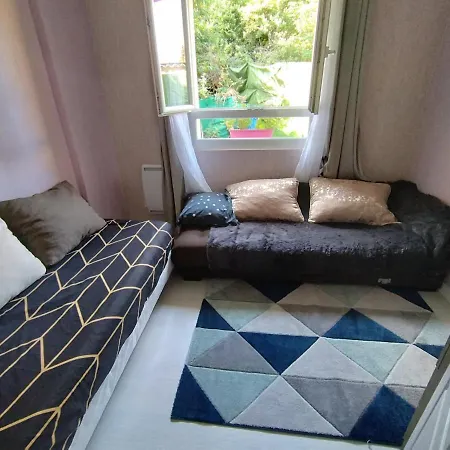 Maison Proche Paris 2 Chambre, Jardin Parking Holiday home *