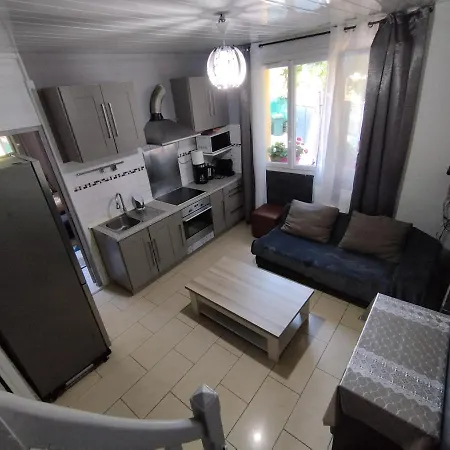 Holiday home Maison Proche Paris 2 Chambre, Jardin Parking Argenteuil